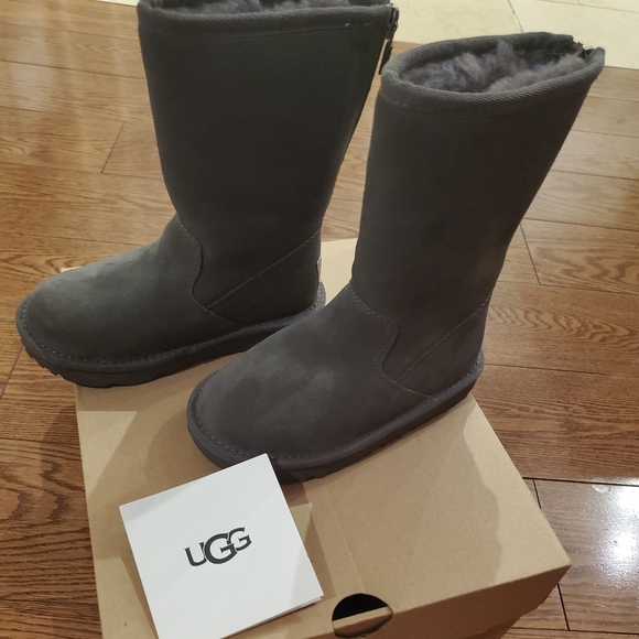 UGG - Picture 7 of 8